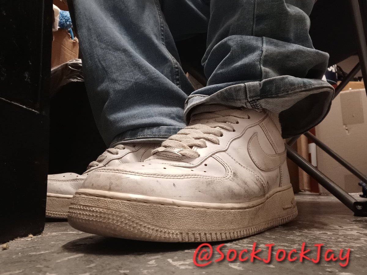 TowaVasher's tweet photo. Have at it while I'm on my lunch. Man these smell damn good today. 😏 https://t.co/LZSBdArMZ6