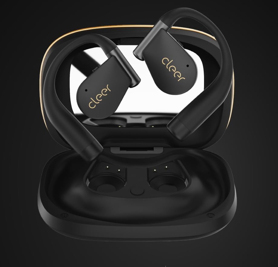 DaveTaylor's tweet image. Hey runners! Even a jaded tech reviewer knows when he's got a great piece of tech, and that's just what I enjoyed with my evaluation and review of the Cleer Audio ARC 5 Open Ear Headphones. Here's the full scoop: youtube.com/watch?v=N_cEJX… #audio #headphones #exercise @CleerAudio