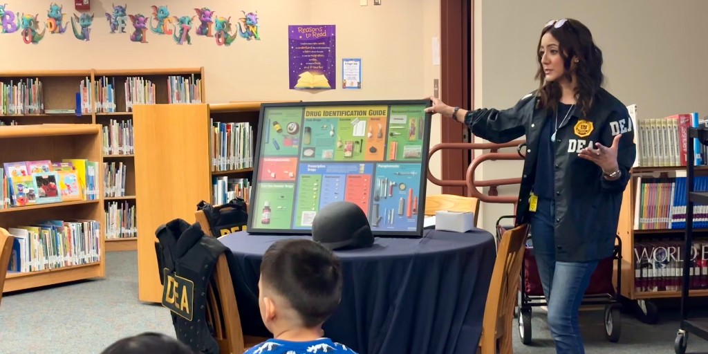 DEAELPASODiv's tweet image. Thank you Booker T. Washington Elementary of @LCPSnet for inviting us to your annual career day. It's never too early to get students #learning about all the #CareerOpportunities in their world.

#FentanylFreeAmerica

@TheJusticeDept; @DEAHQ