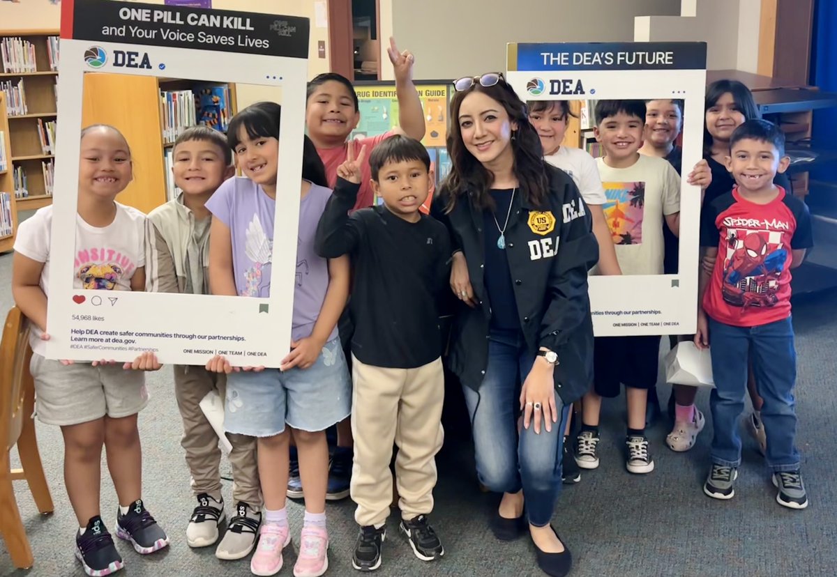 DEAELPASODiv's tweet image. Thank you Booker T. Washington Elementary of @LCPSnet for inviting us to your annual career day. It's never too early to get students #learning about all the #CareerOpportunities in their world.

#FentanylFreeAmerica

@TheJusticeDept; @DEAHQ