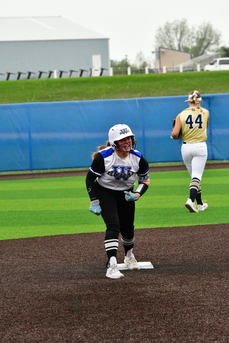 photoninja13's tweet photo. ⁦@henley_rapp⁩ with the game tying double ⁦@peterson_rick⁩ https://t.co/ioZGiwRGJc