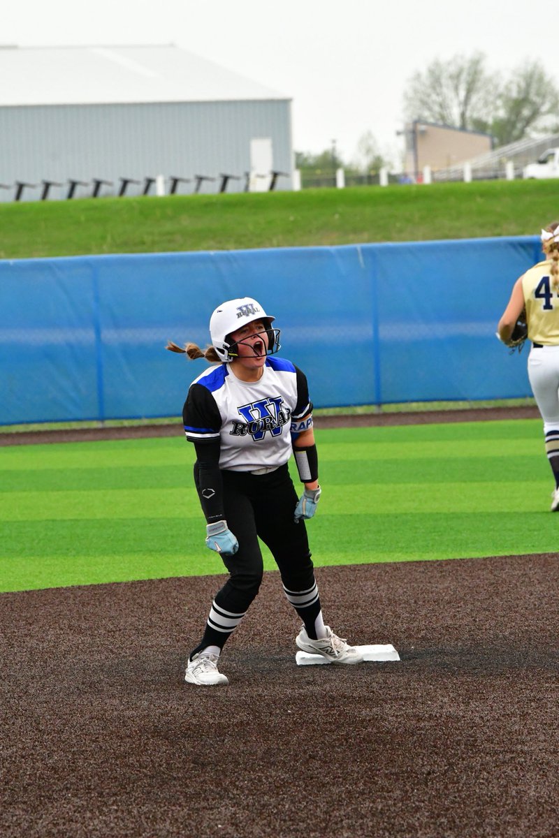 photoninja13's tweet photo. ⁦@henley_rapp⁩ with the game tying double ⁦@peterson_rick⁩ https://t.co/ioZGiwRGJc