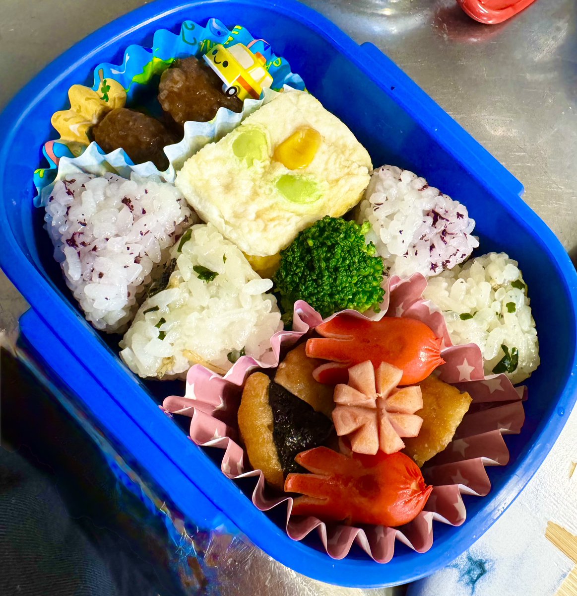 ぶにーと tweet media