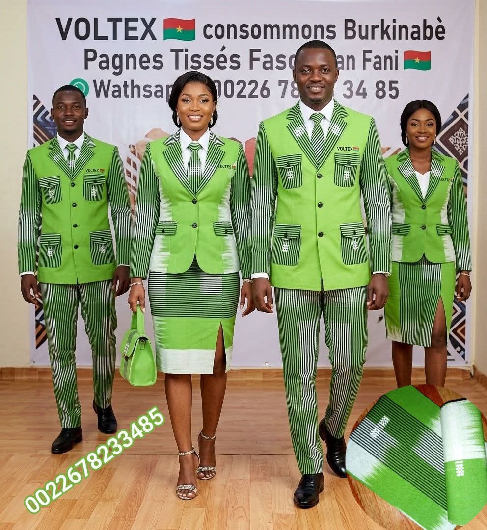 Consommons_Burk's tweet image. Quand tu portes le #fasoDanFani, on sent l’héritage africain, l’incarnation du luxe traditionnel, du raffinement et de l’élégance ancestrale.
  wa.me/c/22678233485
#textileart #merveille #voltex #BurkinaFaso #pagne #CONSOMMONS_LOCAL #textiledesign #art #artisanat #textile