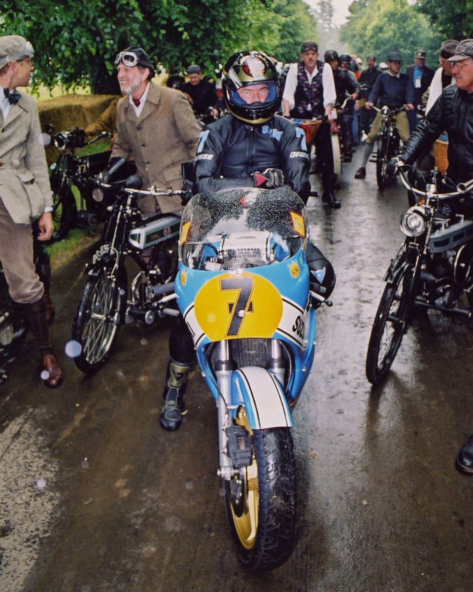 fosgoodwood's tweet image. POV: You spot Barry Sheene on his 1975 #Suzuki ahead of his run up the #FOS Hill.
We can't wait to celebrate the biking champion at FOS this year but if you can't wait for June we'll also be demonstrating many of his bikes at this weekend's 83rd Members' Meeting presented by