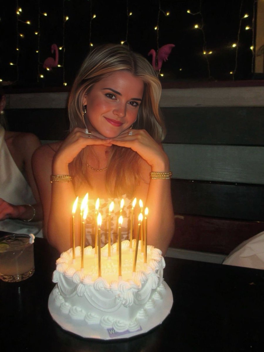 EmmaWatson Private tweet media