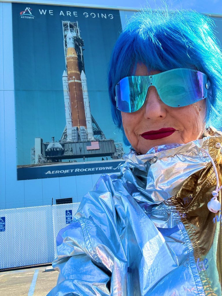 Lady Rocket tweet media