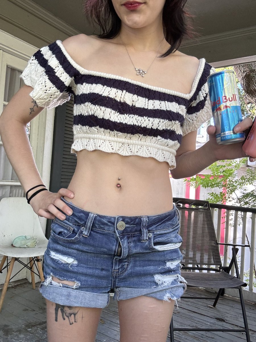 ipecacprncess's tweet image. fit to walk in the park with my friends