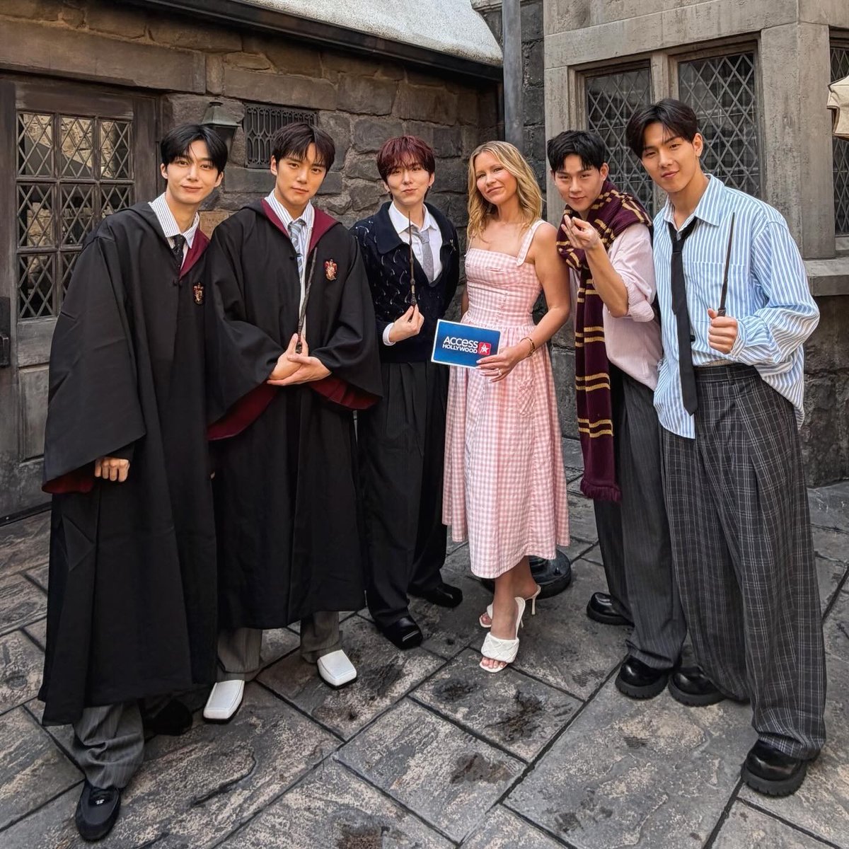 H_ONE_A's tweet photo. 260415 Stephanie Swaim IG

Always an honor to interview

#Unfold #언폴드
#몬스타엑스 #MONSTAX #MONSTA_X https://t.co/61FLxslVhE