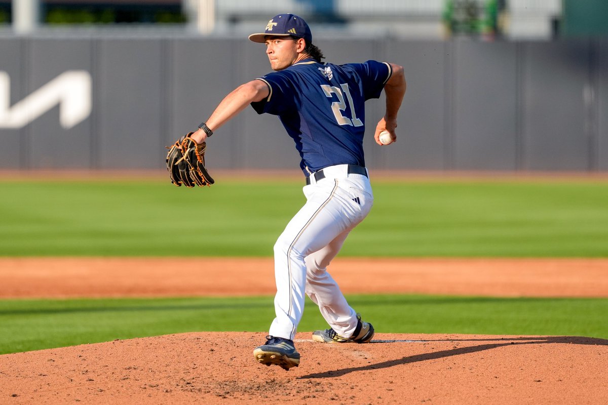 GTBaseball's tweet photo. M3 | @CarsonBallard02 delivers a 1-2-3 inning 😤

Zuckerman, Baker &amp; Kerce due up

GT 3 - GS 4 https://t.co/hIsjHxd1Yh