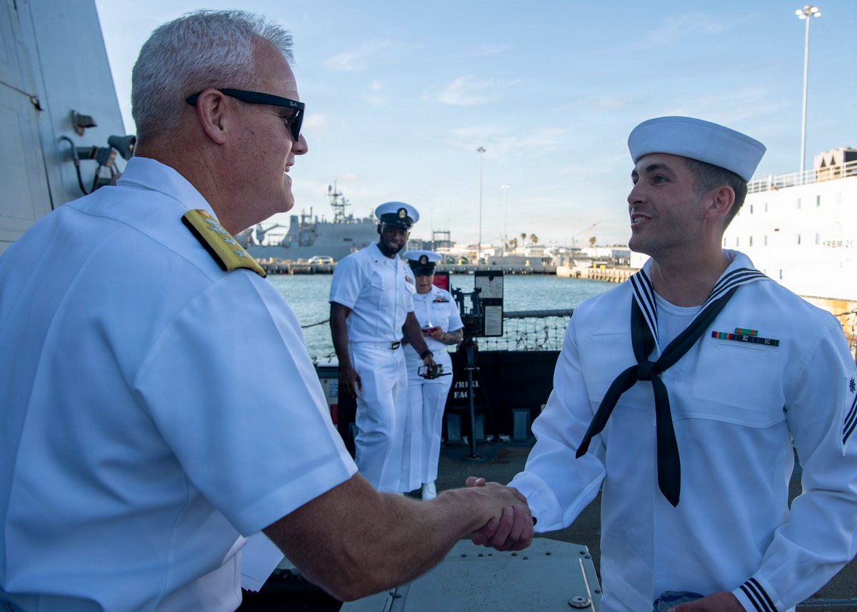 SurfaceWarriors's tweet image. ⚓⚔️ #WarshipOfTheDay: USS Stockdale Returns to Homeport Following Deployment 🇺🇸🌊🚢
📸 MC1 Sara Eshleman
#Warfighting | #Readiness | #Lethality
@USNavy | @NAVSOUS4THFLT | @USPacificFleet