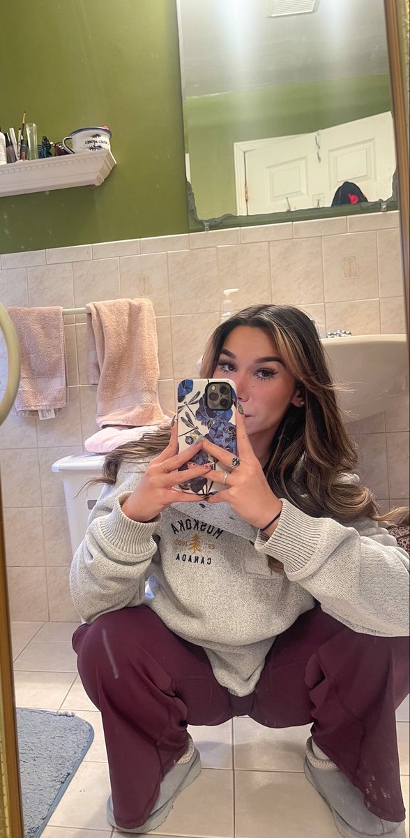 ℳ⋆☕︎ tweet media