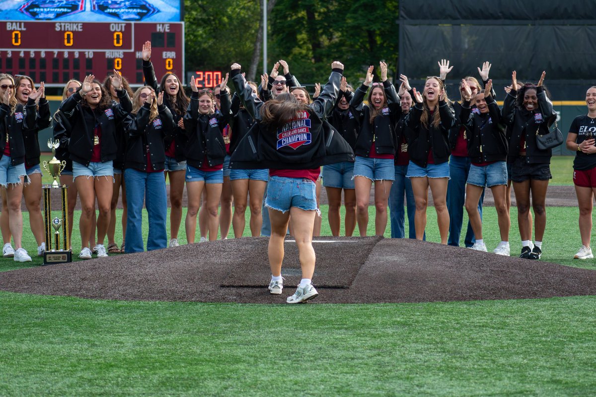 Elon Phoenix tweet media