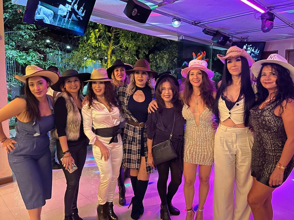 Maduras Mexicanas tweet media