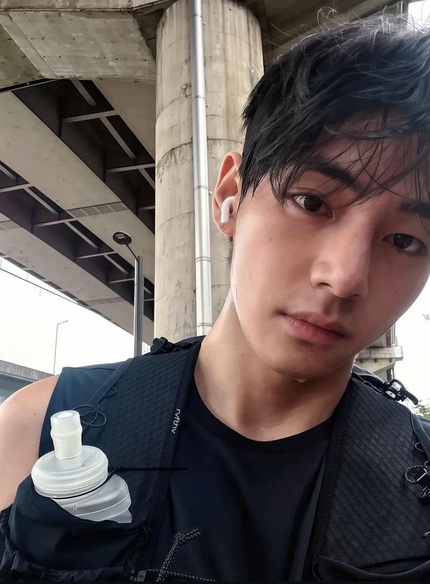 Taehyung. tweet media