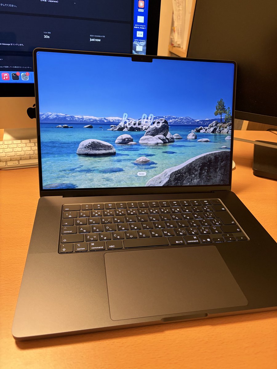 Yamamoto_NeuroX's tweet photo. これからの時代に向け僕はMacBook Pro（M5 Pro / 48GB）を購入しました！

メモリ帯域は強く意識
48GBを選んだのは、30GB程度で今のフラグシップ級モデルがローカルで動く未来が近いと予想したから。
主にチップ性能に投資！
(というよりMacMini, Studioすぐこんから早く欲しかった😂)
色々やりこむぞ https://t.co/3p2aGvx6Vv