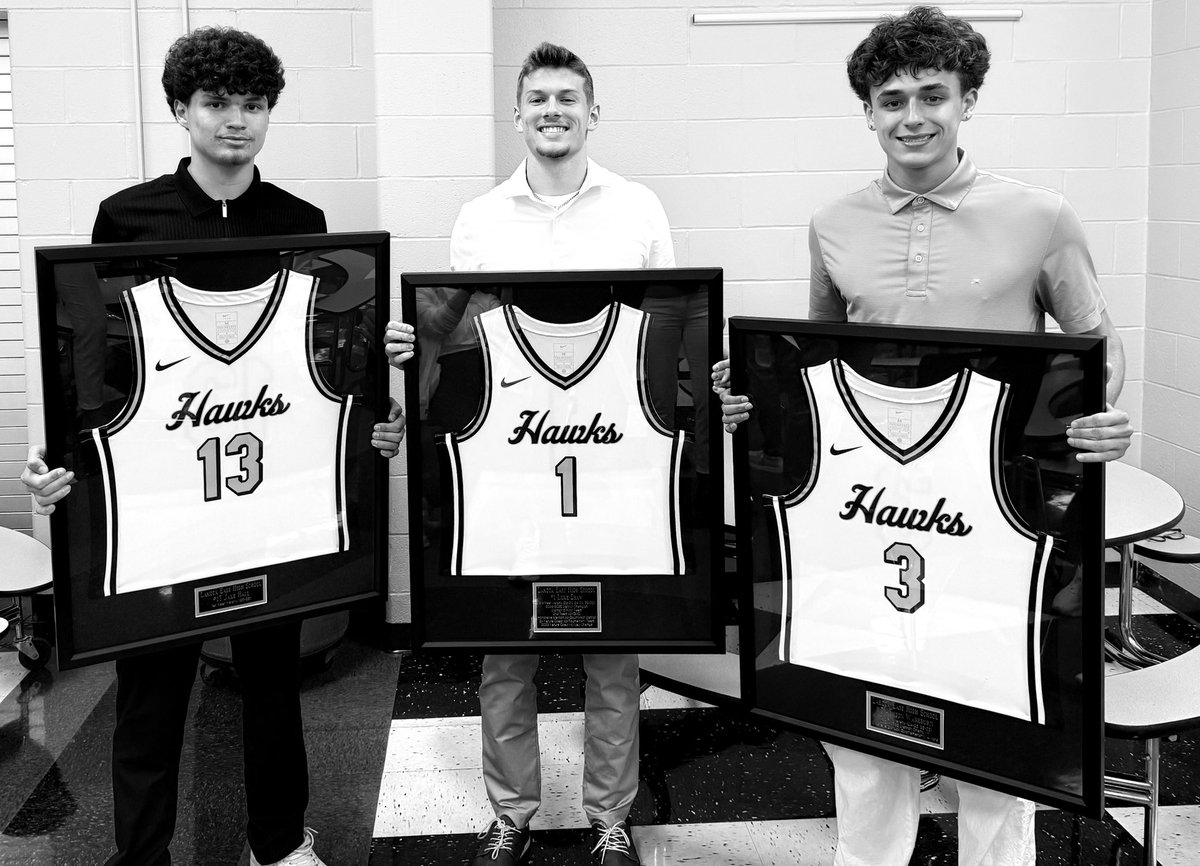 Last night concluded the 25-26 season with our end of the year banquet.

We had the chance to say goodbye to 3 unbelievable young men who left their footprint on our program.

Going to miss these 3 as basketball players but more importantly they are just good DUDES!

#theEASTway
