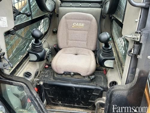 FarmsNews's tweet image. 2014 Case IH TV380 ⏬

Self leveling booms, 76 inch bucket, air ride seat, EH joystick controls, Hi Flo, ROPS, aux hydraulics, and much more.

usfarmer.com/skid-steer-loa…

#Construction