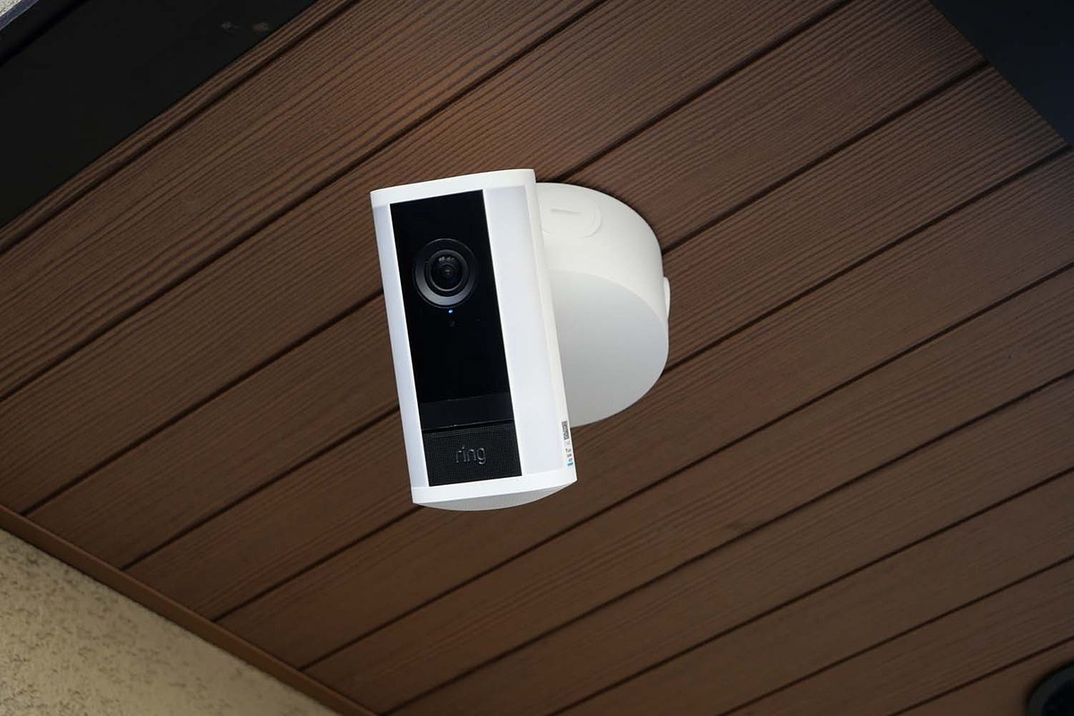 impress_watch's tweet photo. 【レビュー】“設置できれば”オススメ　防犯カメラ「Ring Spotlight Cam Pro」を使う https://t.co/R2Sf4XiTVc https://t.co/jYRAiYlueJ