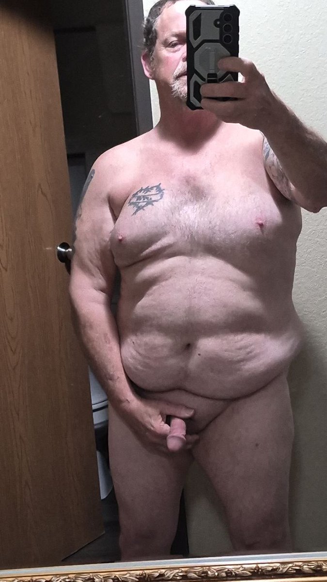 PCench22033's tweet photo. His name is Wayne ballenger 
He was at super 8 motel https://t.co/WXS8gZCuES