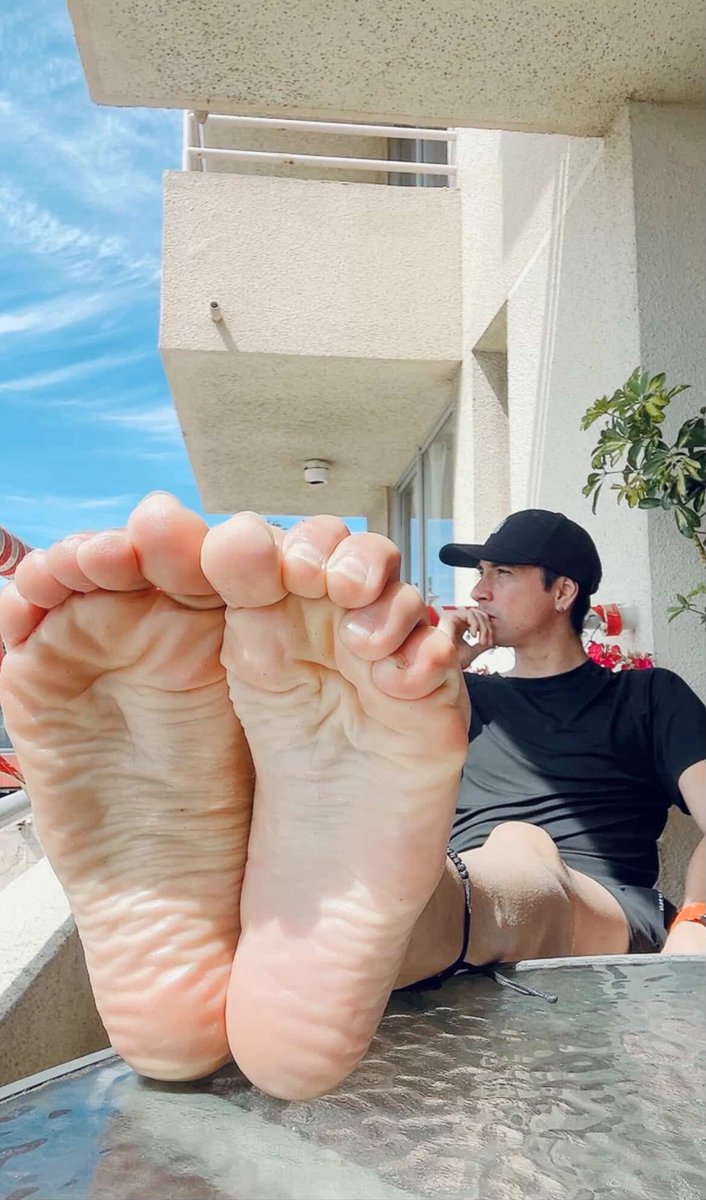 masculinapostaa's tweet photo. @FlexyAlexisboy 🦶🏻✌🏻
.
.

#malefeet #feet #footfetish #footmaster #footporn #footfetishnation https://t.co/Zp4kZYiejU