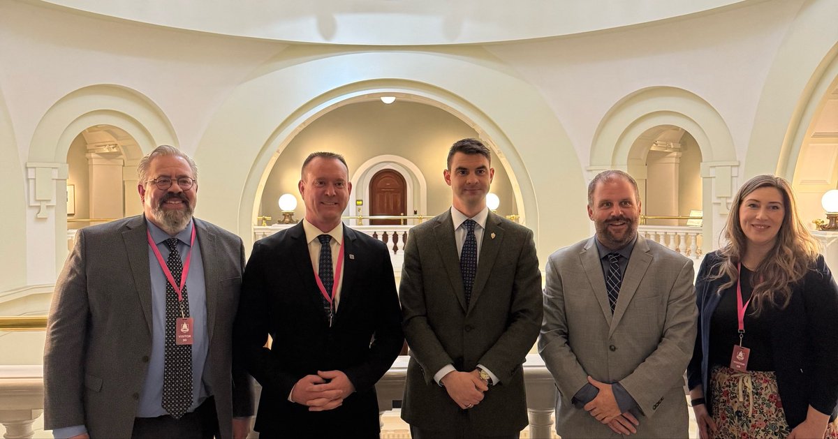 DanWilliamsAB's tweet photo. Today MLA Lunty and I had another productive meeting with the Mid Sized City Mayors Caucus (MCMC). Having these regular meetings makes sure that Albertans are being well served by their governments both provincially and municipally. https://t.co/BRVpojZqw2