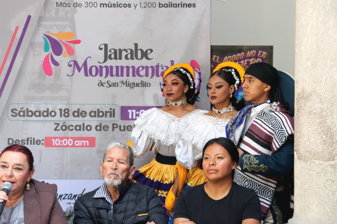 Festival Nacional Folklórico y Jarabe Monumental, con la participación de más de mil 200 danzantes y 300 músicos, los días 17 y 18 de abril en el Zócalo de la ciudad de puebla. #FestivalNacionalDeFolklor #AntorchaEsArte
