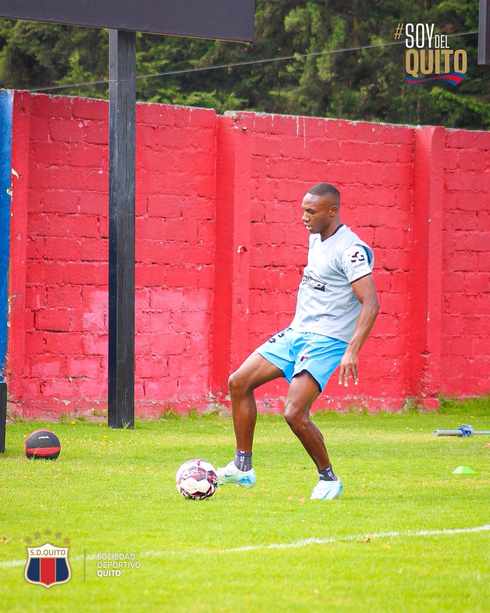 ¡La meta es el cielo 🌌 y lo sabemos! #SoyDelQuito 💙❤️ 
Galería 📸 👉 instagram.com/p/DXIWQaXiQXj/…