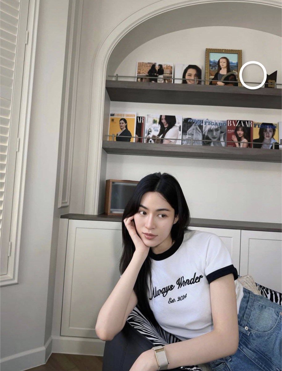 kriskris_62's tweet image. Cơ mà em có thắc mắc nếu là theo tính cách cổ thì cổ sẽ khong để trống ở vị trí này 🙄 tại nhìn nó không có cân bằng cái kệ 🥹

#หลิงออม #LingOrm