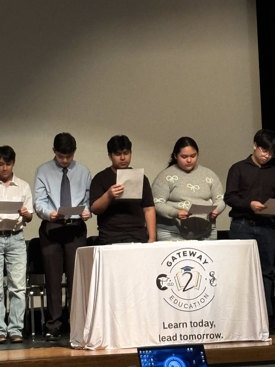 ChannelviewISD's tweet image. Happening now: Gateway 2 Education Signing Ceremony! We are so proud of the first cohort of students to participate in this program to become future educators! #WeAreChannelview