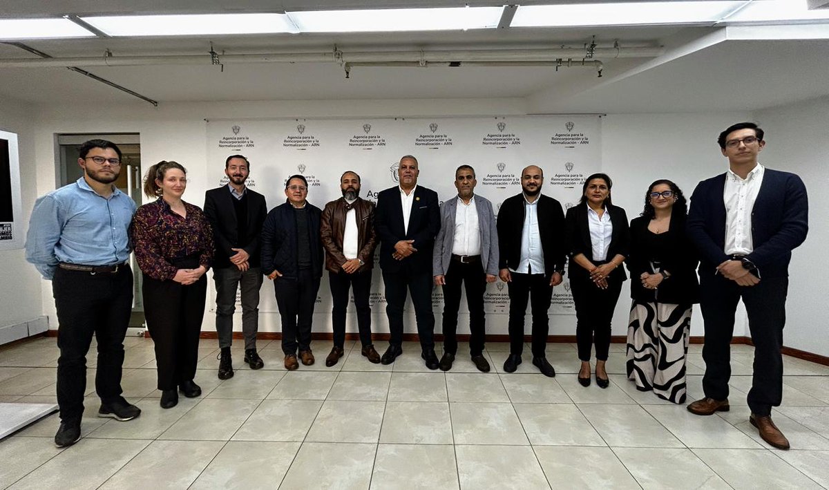 ARNColombia's tweet photo. Para conocer la experiencia de Colombia en el proceso de reincorporación integral, integrantes del Gobierno de Libia 🇱🇾 sostuvieron un encuentro con un equipo delegado de la @ARN_Colombia . https://t.co/FudtjnCHq5