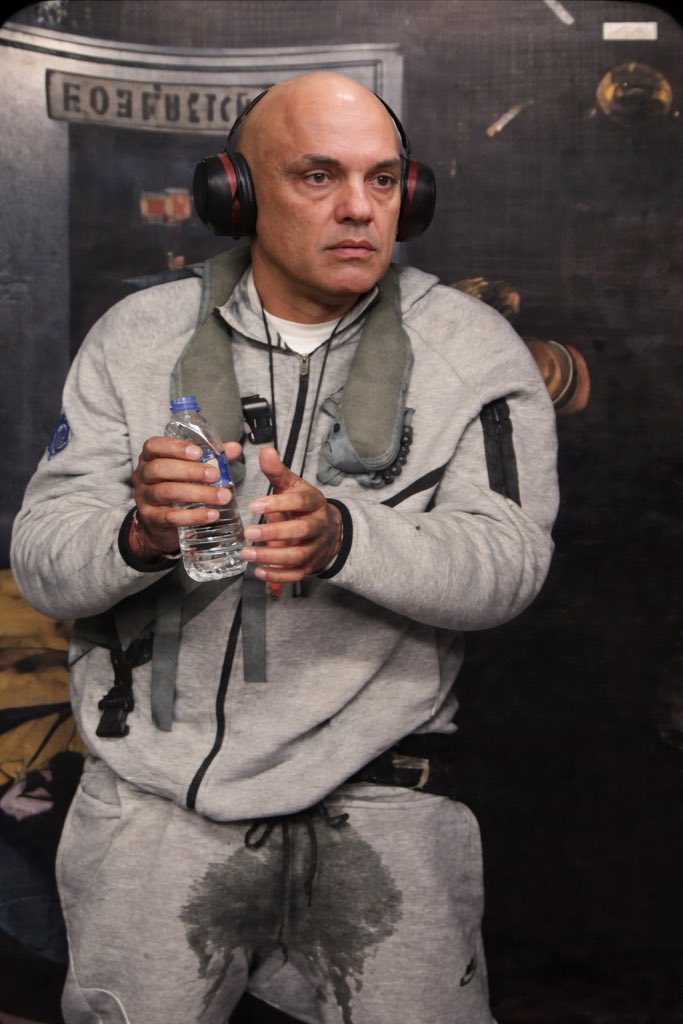 Alexandre tweet media