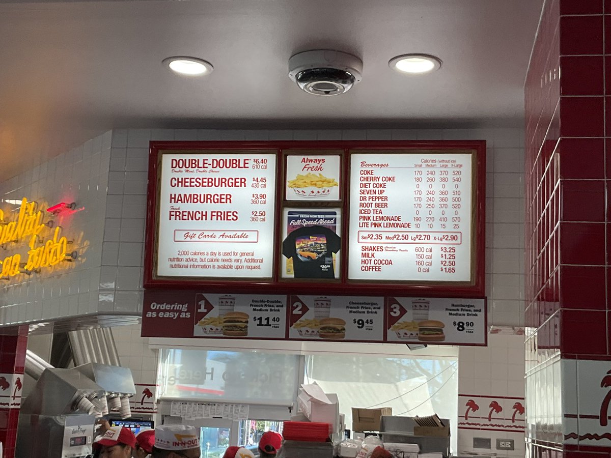 hawaii_isla808's tweet image. Hungry …time for late lunch , I always want to go In-N-Out Burger at Hollywood in Los Angeles. 🍔🥤🍟 #losangeles #hollywood #innoutburgerhollywood #innouthollywoodblvd #innout