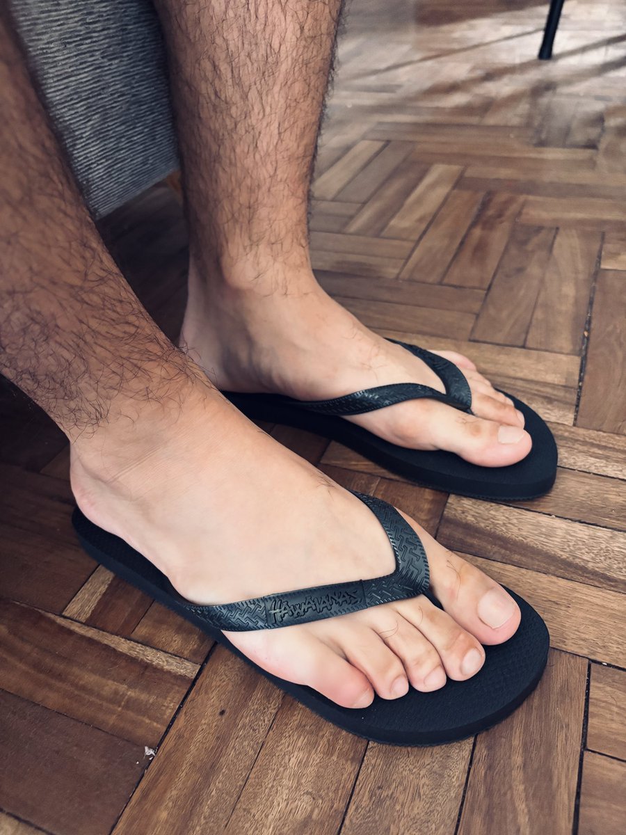 masculinapostaa's tweet photo. Perfección @alphaargentino 🦶🏻✌🏻
.
.

#malefeet #feet #footfetish #footmaster #footporn #footfetishnation https://t.co/rSJ030FqxT