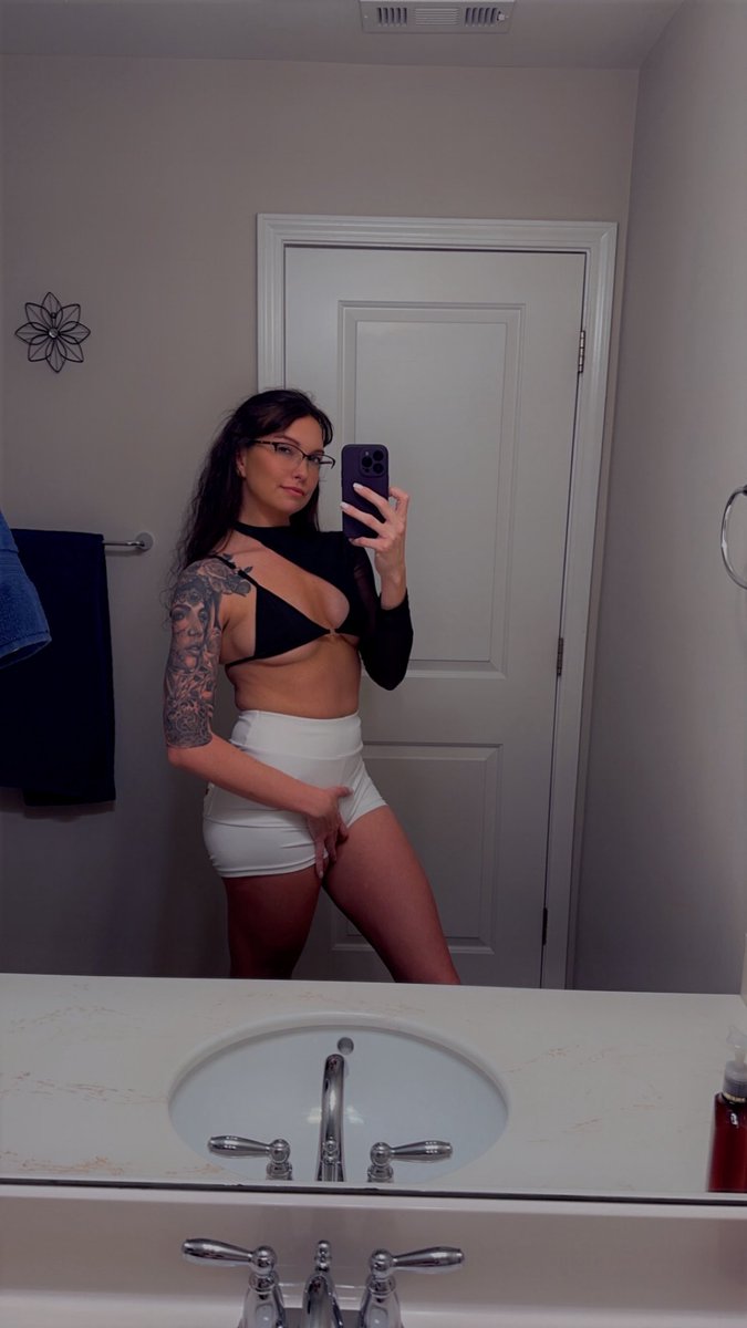 Riley Jade tweet media