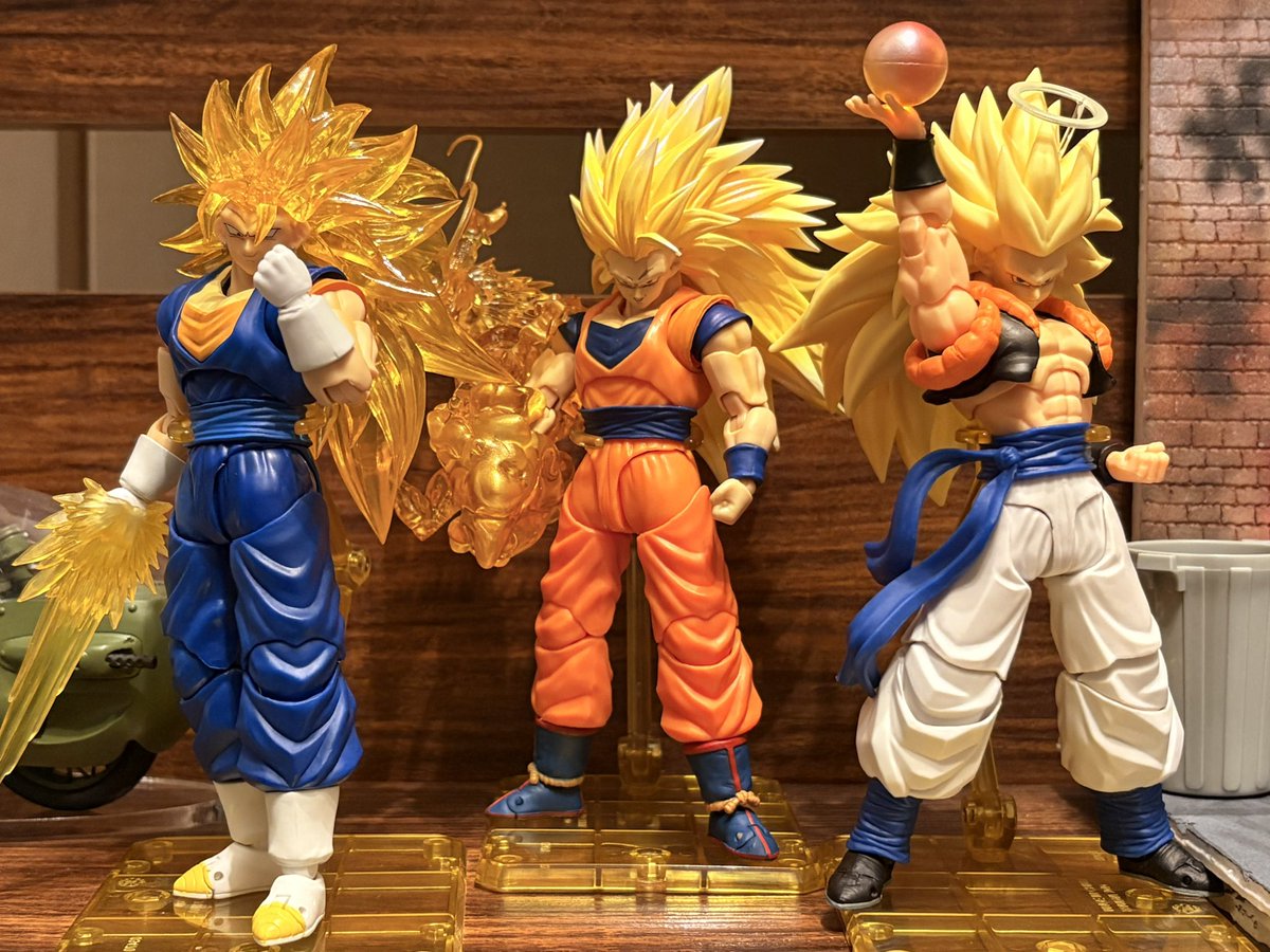 サナリエ tweet media