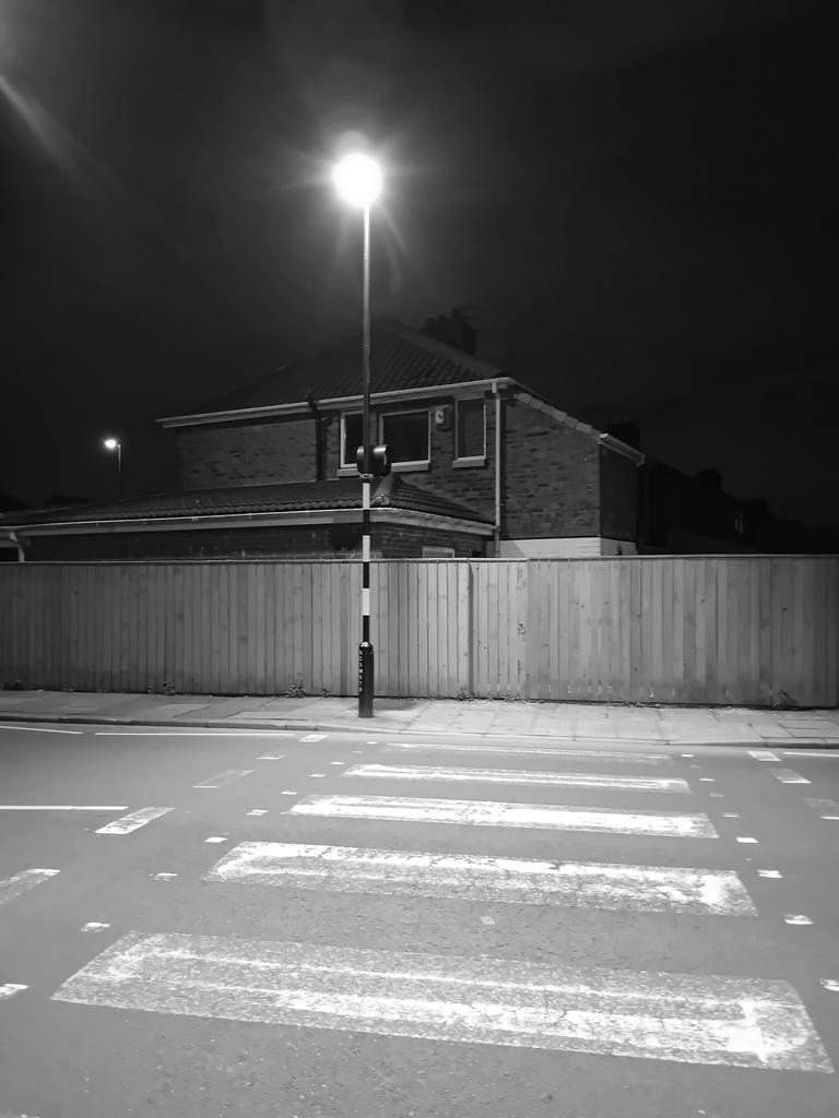 CarolinePo75107's tweet image. "Late Night In Wallsend".  The black and white gives this one quite a timeless ambience.
#Wallsend 
#NorthTyneside
#Northumberland