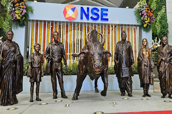 InvGurInd's tweet image. NSE`s active investor base tanks 7 pc in FY26

investmentguruindia.com/newsdetail/nse…

#StockMarket #NSE #Upstox #Retailtrading @zerodha  @AngelOne  #Investmentguruindia