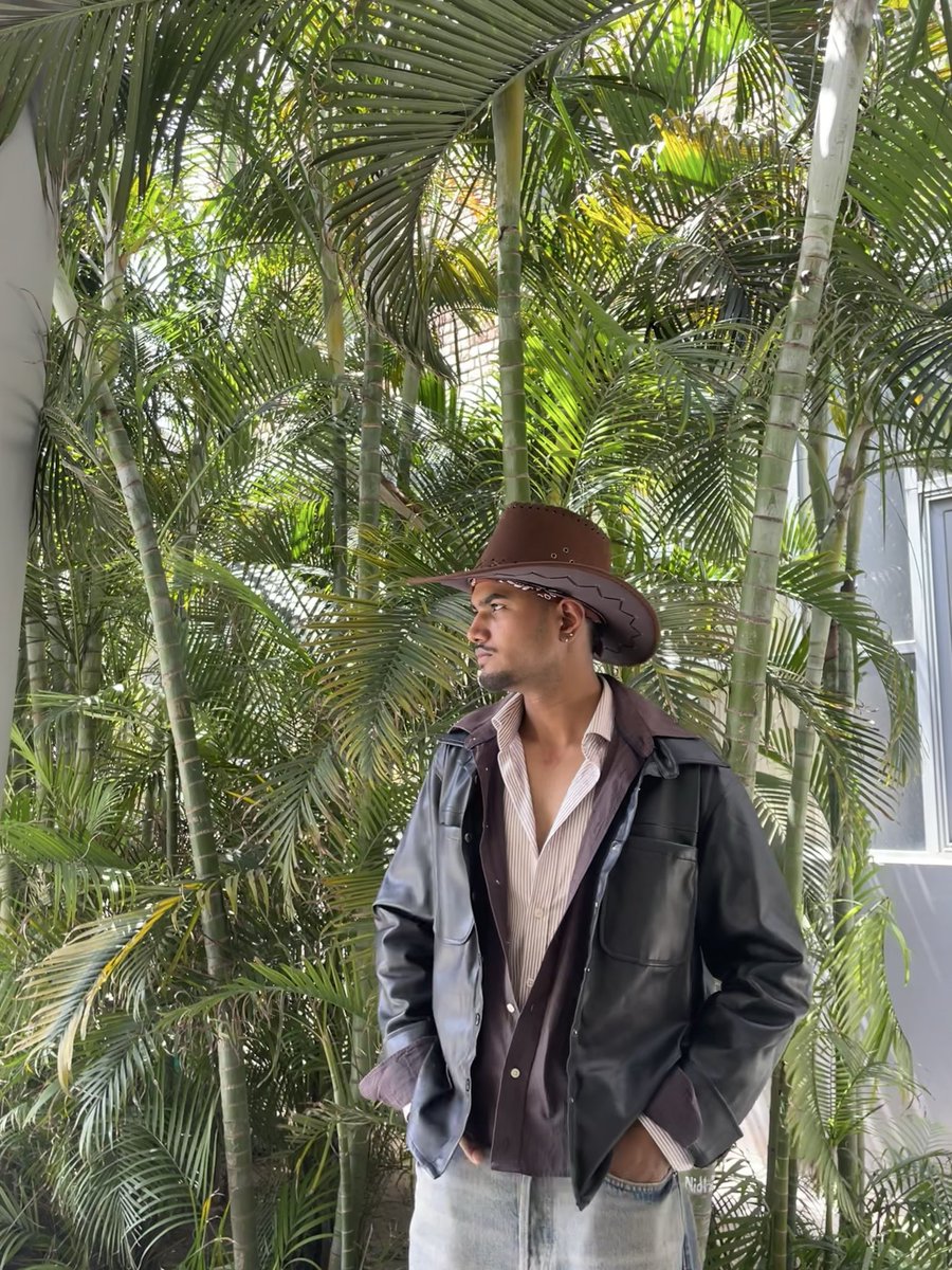 _Ashwani_0731's tweet image. Stepping into the frame with purpose.
Every shot reflects discipline, confidence, and growth.
This is more than modelling—it’s expression.

#ModelLife #Photoshoot #Confidence #Fashion #Aesthetic #Menswear #Style