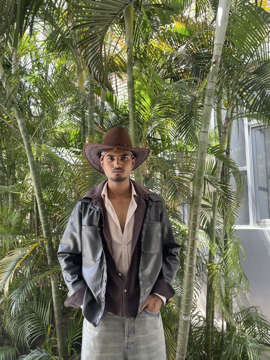 _Ashwani_0731's tweet image. Stepping into the frame with purpose.
Every shot reflects discipline, confidence, and growth.
This is more than modelling—it’s expression.

#ModelLife #Photoshoot #Confidence #Fashion #Aesthetic #Menswear #Style