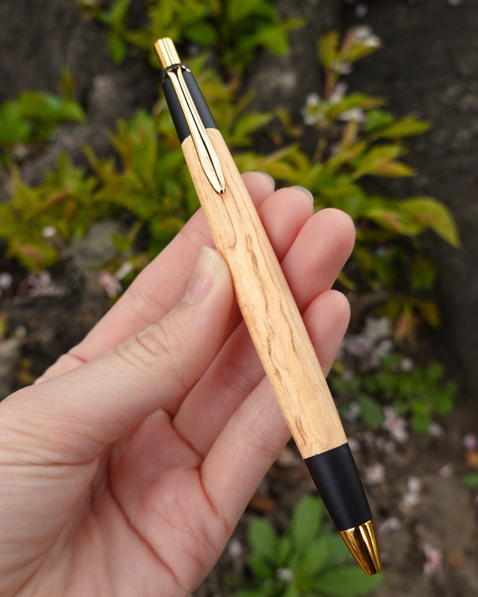 ボナン店舗商品紹介✍️】 ペン樹種：栃（スポルテッド）