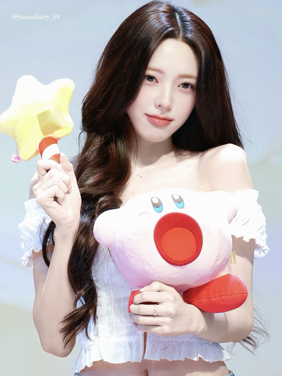 yunadiary_09 tweet media