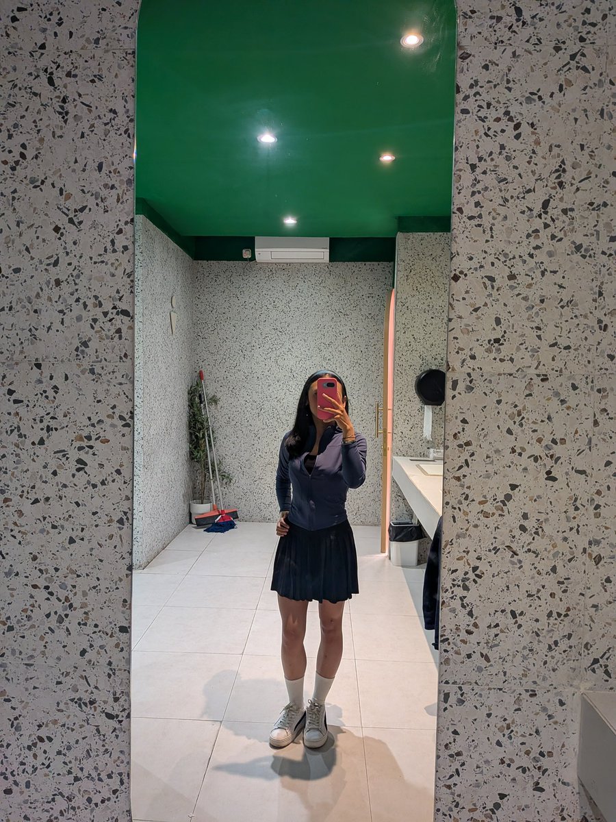 textfromalter's tweet image. hai altr! 

i'm back, i'm looking for a gym buddy or kita  ngopi-ngopi cantik(?) but I live around Bandung hehe, so rep aja atau cari aku di retweet an yakk! see u✨