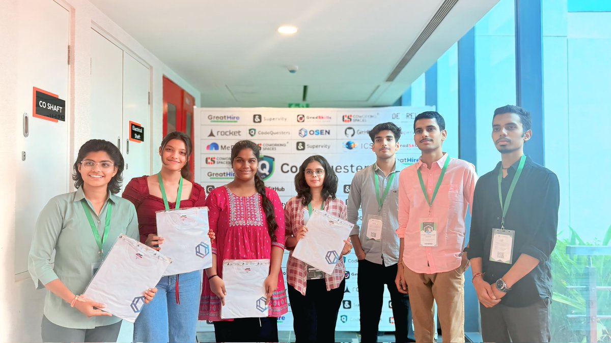 osenofficial's tweet image. -10K+ registrations.
-300+ offline builders.
One shared goal → build something meaningful.

A big highlight: insightful session by Bhavni representing OSEN, sparking conversations around AI innovation 🧠
#developer #builder