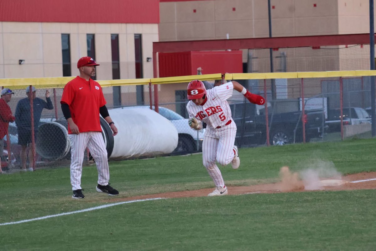 BTigerBaseball's tweet photo. Huge win for the Belton Tigers tonight !! The Tigers ran wild against Ellison with 12 stolen bases, leading to a 15-0 win!!
@BeltonISDAth @BeltonISDAth @thebeltontigers https://t.co/rG79WI3vjg