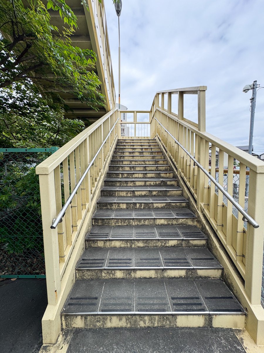 片山義久 tweet media