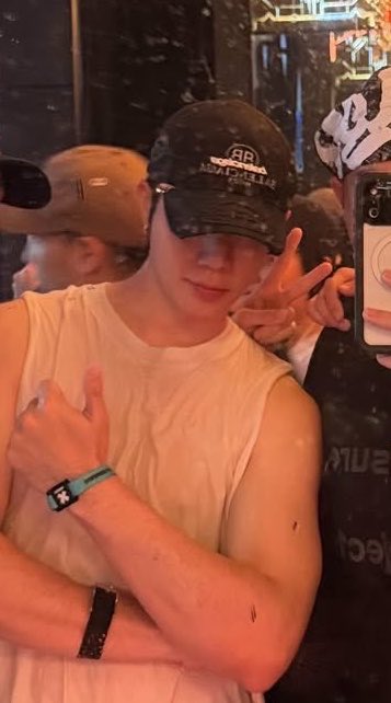 `°มูแจ้มเม๊วε.° tweet media