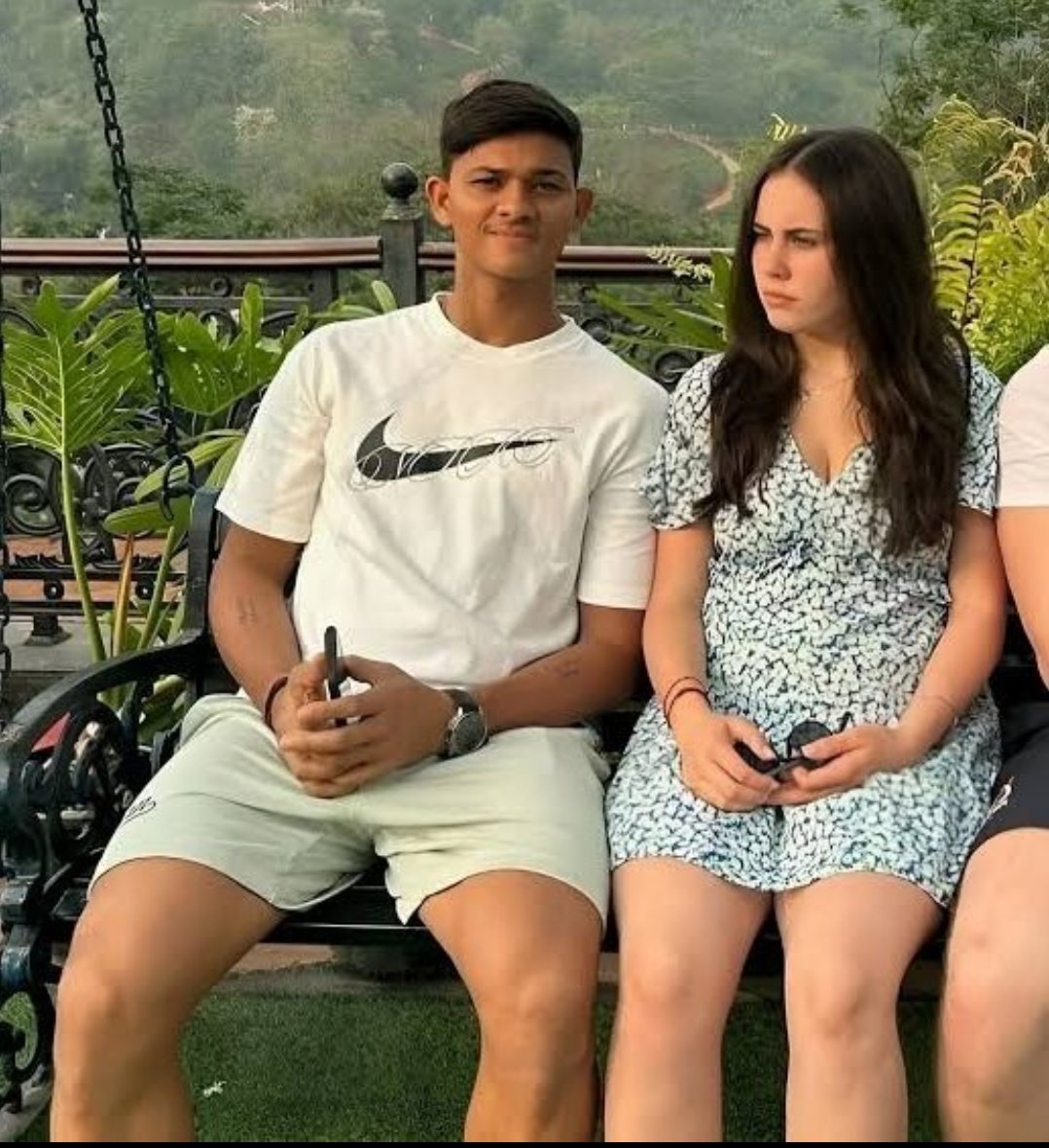 कुन्दन tweet media