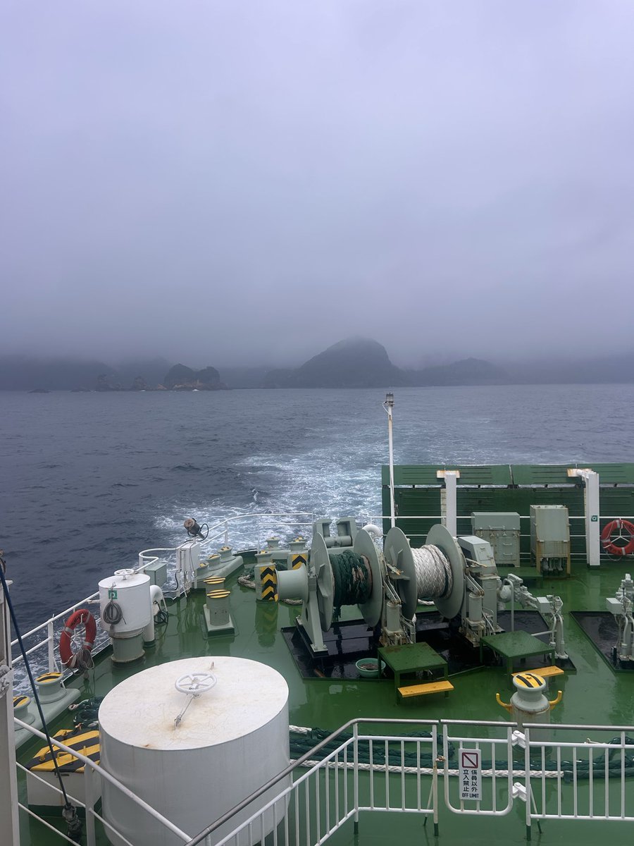 Sueman1106's tweet photo. 初めて3時間もフェリーに乗った〜🚢
なかなかプライベートで行きたくても行けんけぇよかった😄
雨が残念😢
引き取りも行きたいの😬 https://t.co/yeGvAmZvH9
