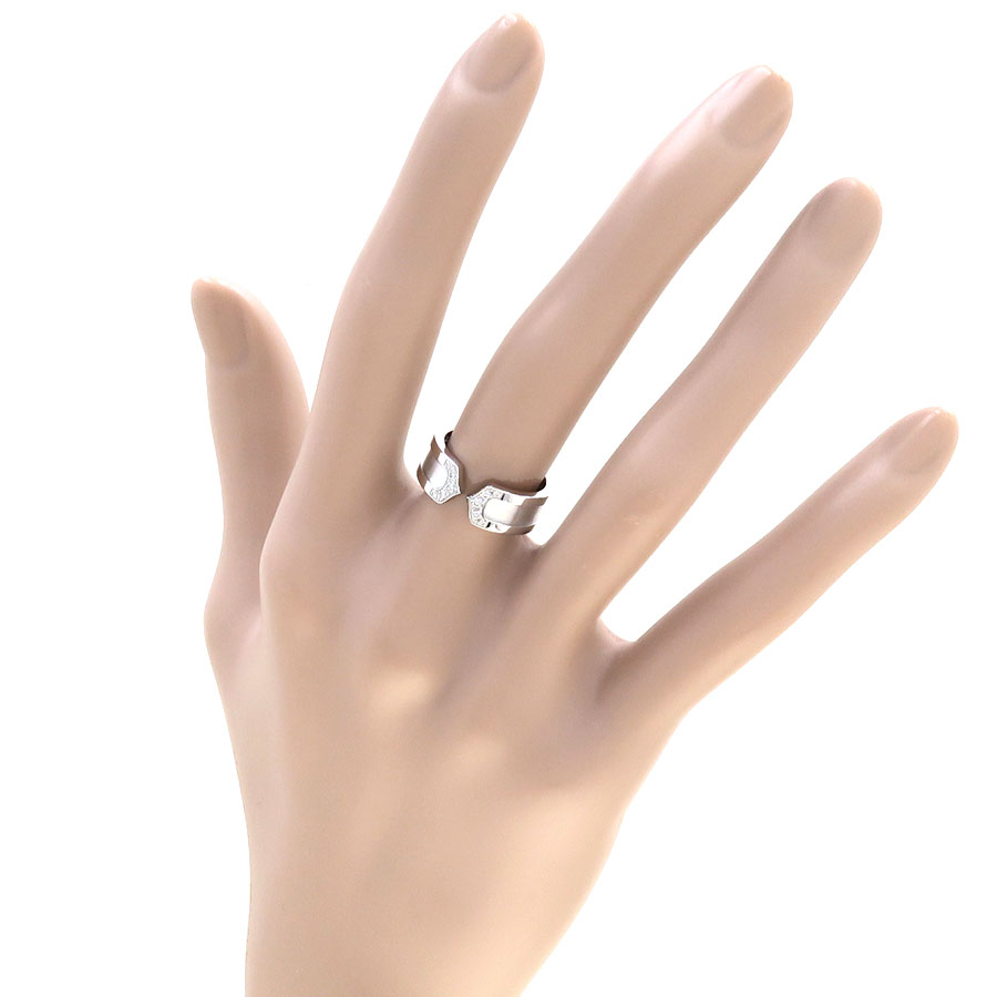 カルティエ、C2ダイヤリング/SMのご紹介です。
Introducing the Cartier C2 diamond ring/SM.

クールで素敵ですね！人気のリングです。
That's cool and stylish! It's a popular ring.

sanoya.co.jp/ec/products/de…

Welcome to SANOYA.
Duty Free Discount Coupon!
Please use the coupon.
Thank you.